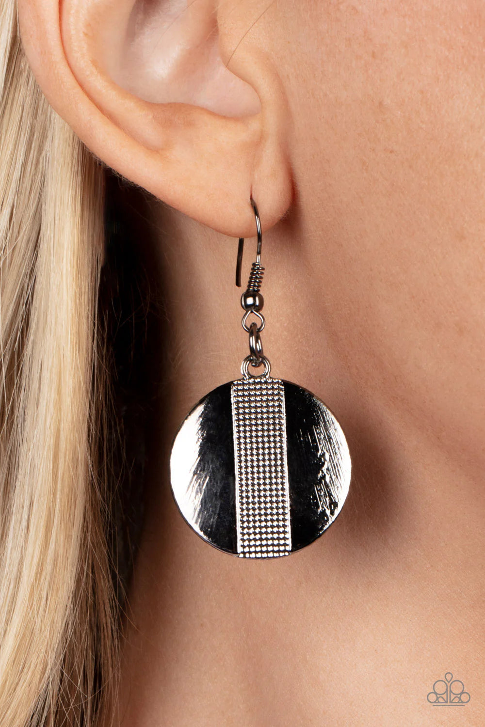Metallic enchantress Black