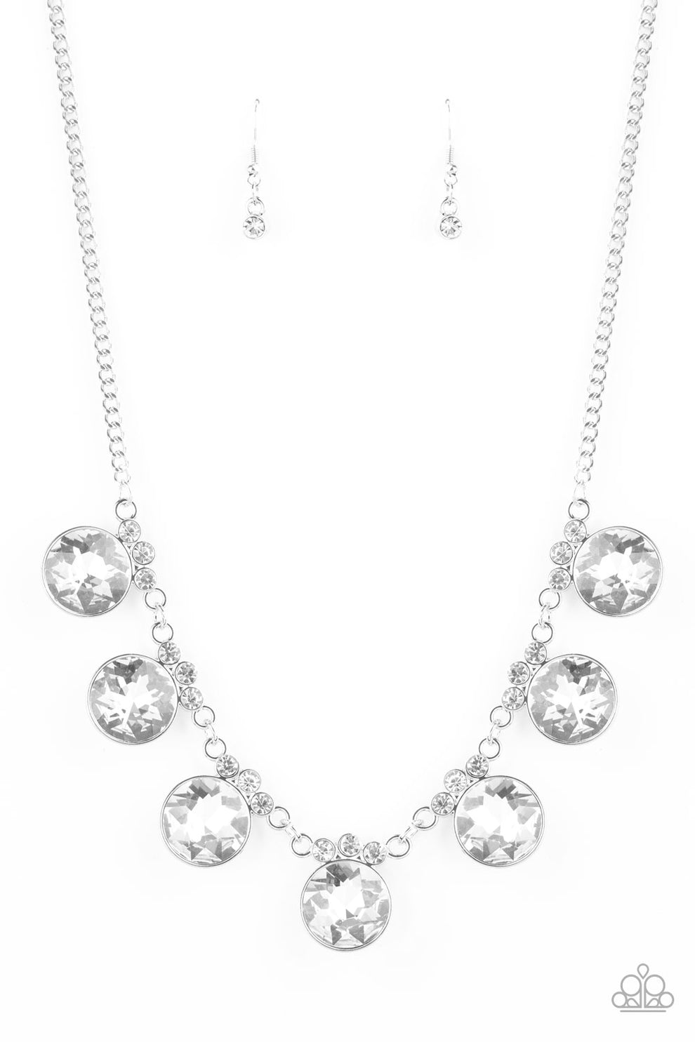 Glow getter glamour white necklace paparazzi clearance